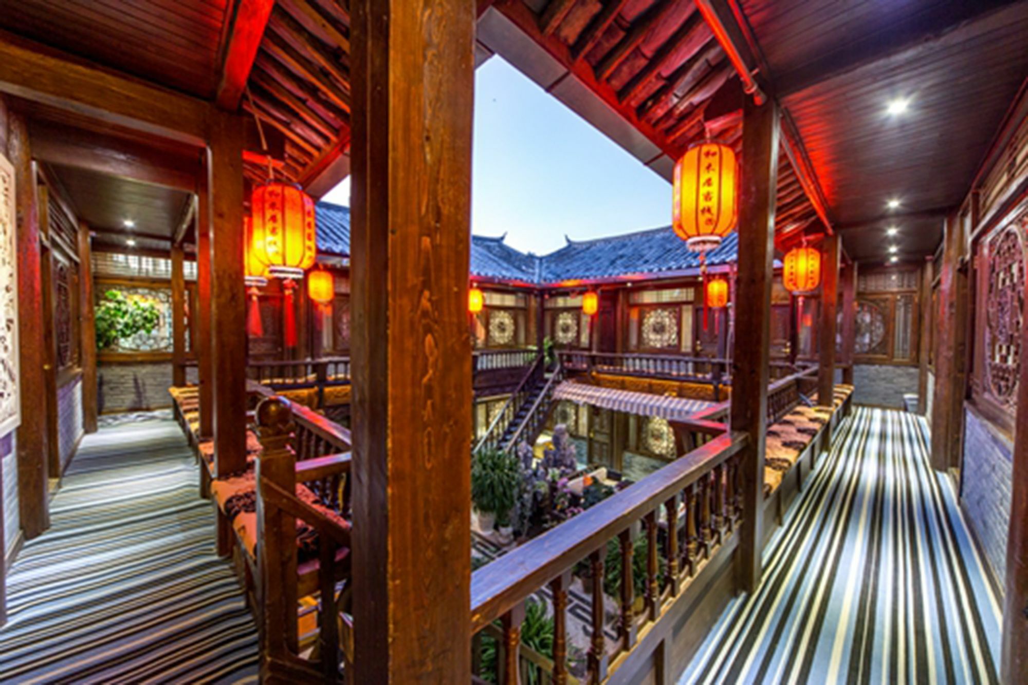 He Mu Ju Inn Zhongyi Branch Lijiang  Exterior foto